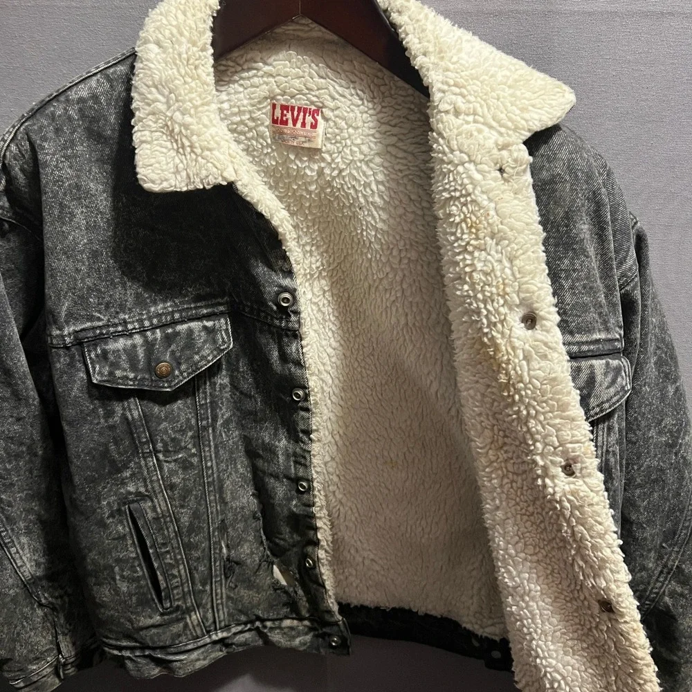 Vintage Levis Sherpa Lined Denim Trucker Jacket XL Acid Wash Grey Made in USA